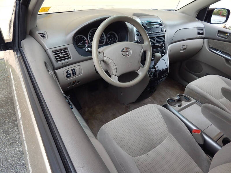 2007 Toyota Sienna LE 8-Passenger