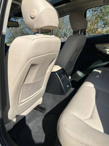 2015 BMW 3 Series 320i