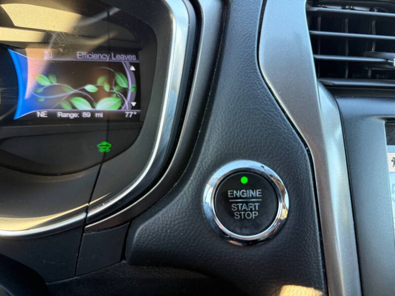 2017 Ford Fusion Hybrid SE