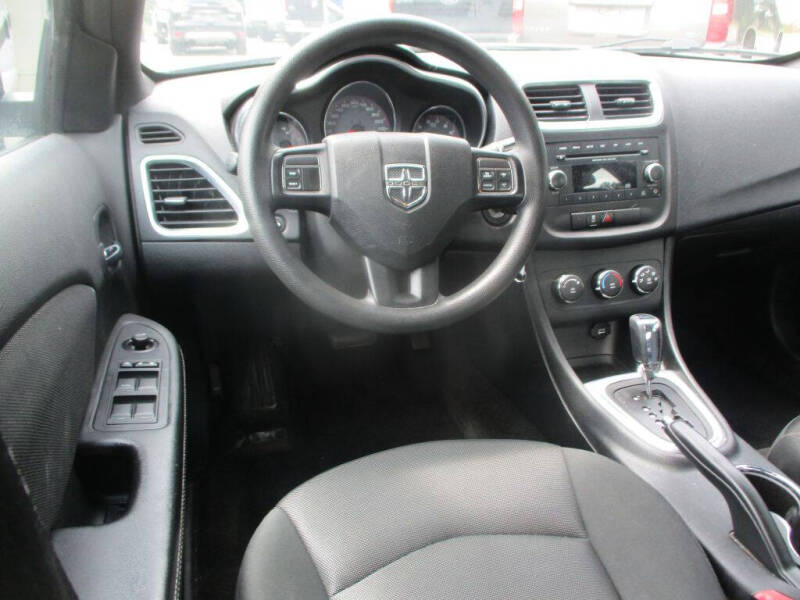 2012 Dodge Avenger SE