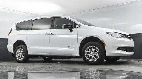 2025 Chrysler Voyager LX