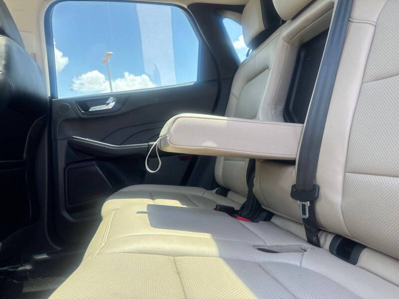 2022 Ford Escape SEL