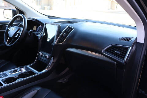 2022 Ford Edge Titanium