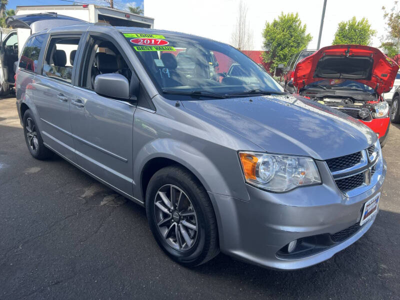 2017 Dodge Grand Caravan SXT's photo