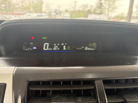 2013 Toyota Prius v Five