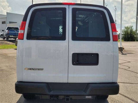 2025 Chevrolet Express 2500