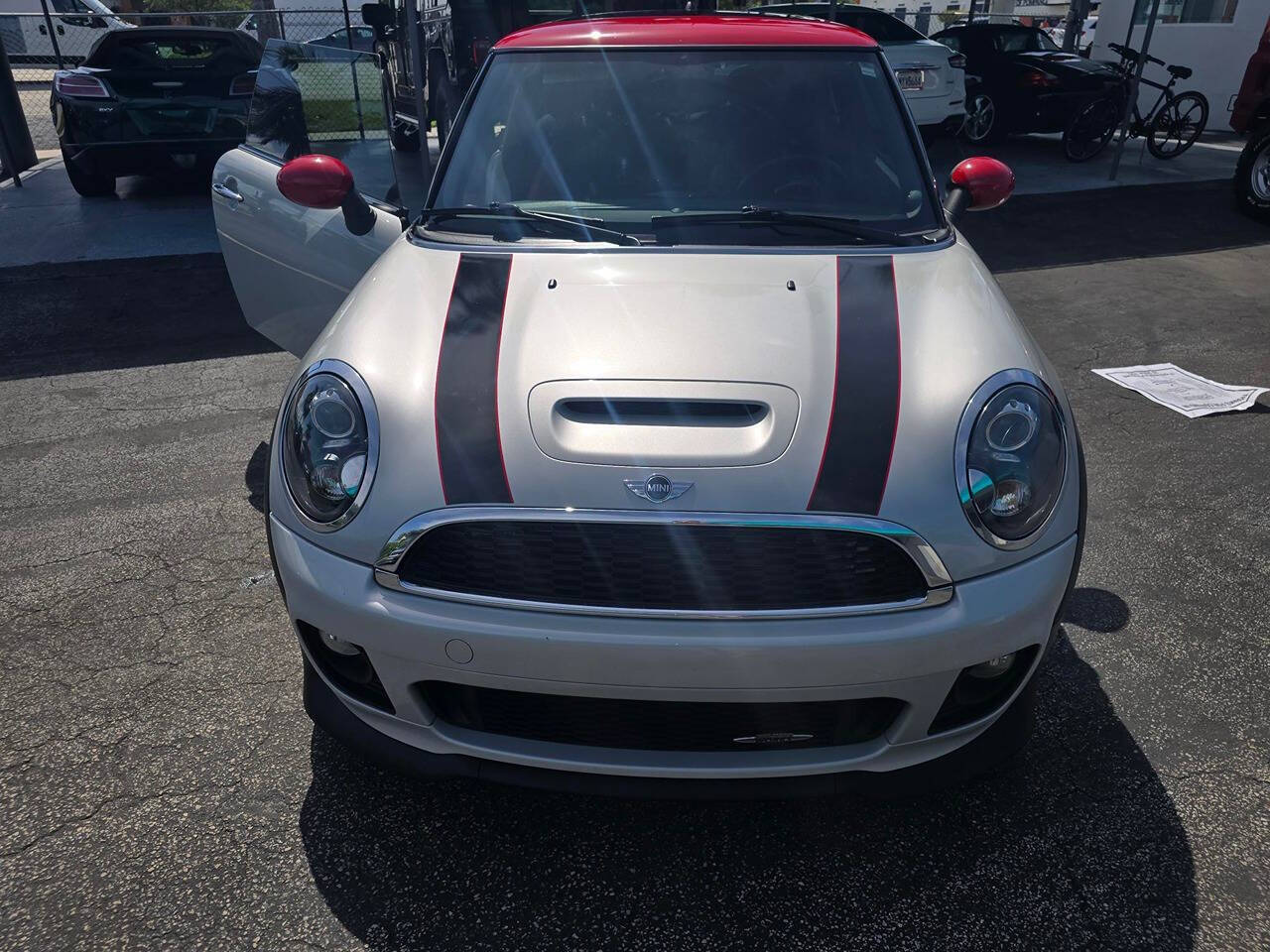2012 MINI Cooper Hardtop 11