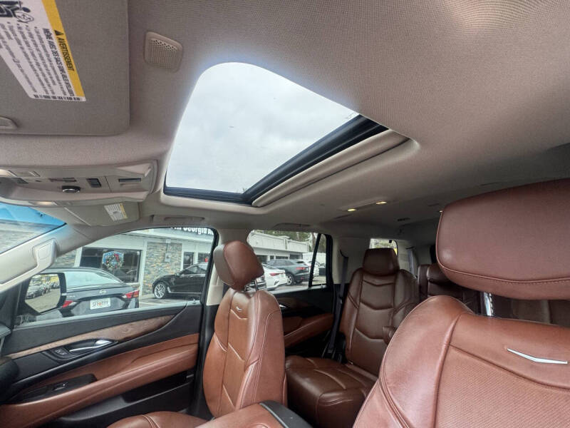 2016 Cadillac Escalade Luxury Collection