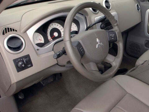 2009 Mitsubishi Raider LS