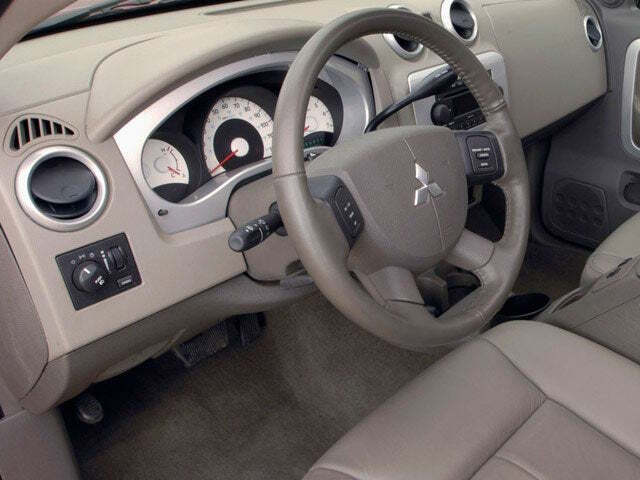 2009 Mitsubishi Raider LS