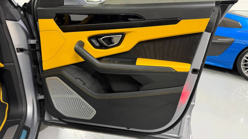 2022 Lamborghini Urus