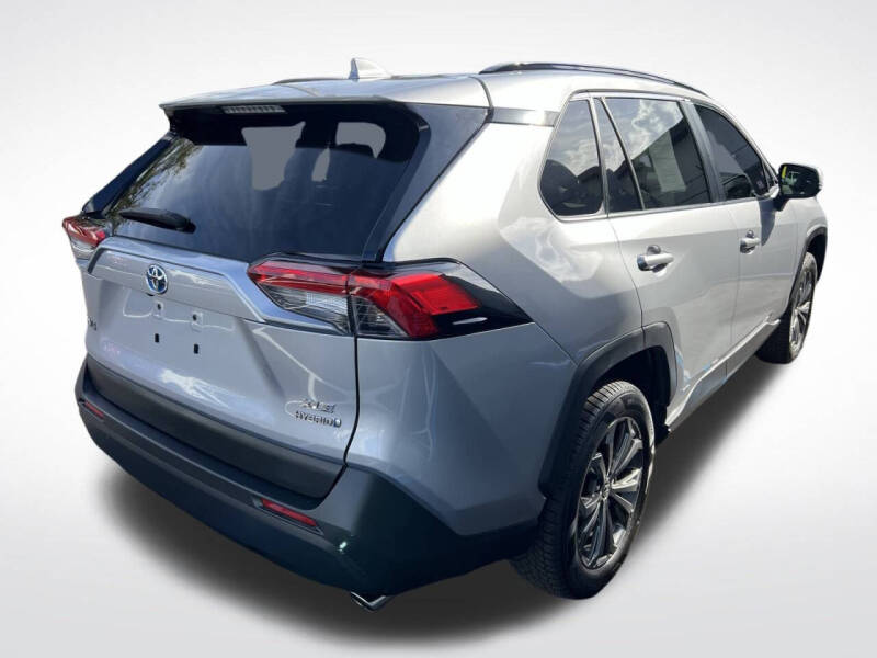 2022 Toyota RAV4 Hybrid XLE Premium