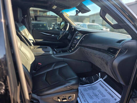 2017 Cadillac Escalade Platinum