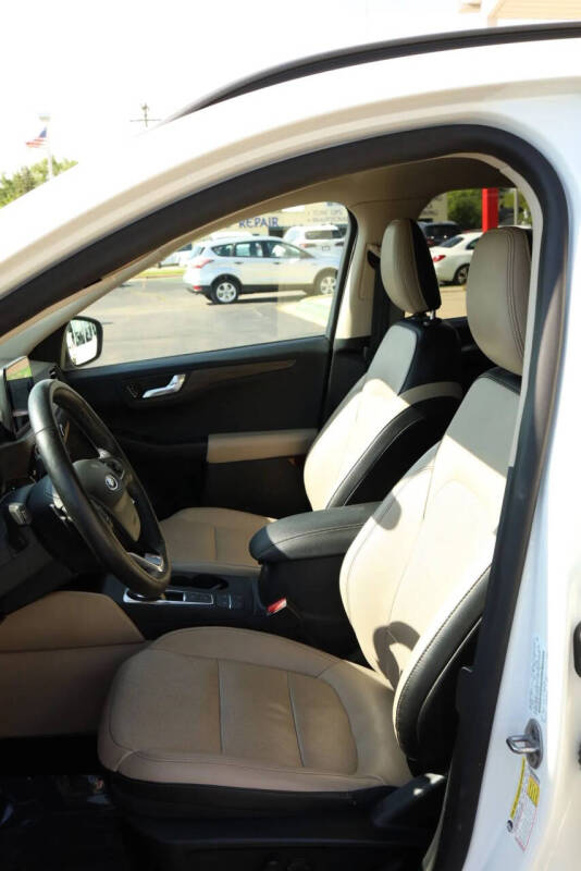 2020 Ford Escape Titanium
