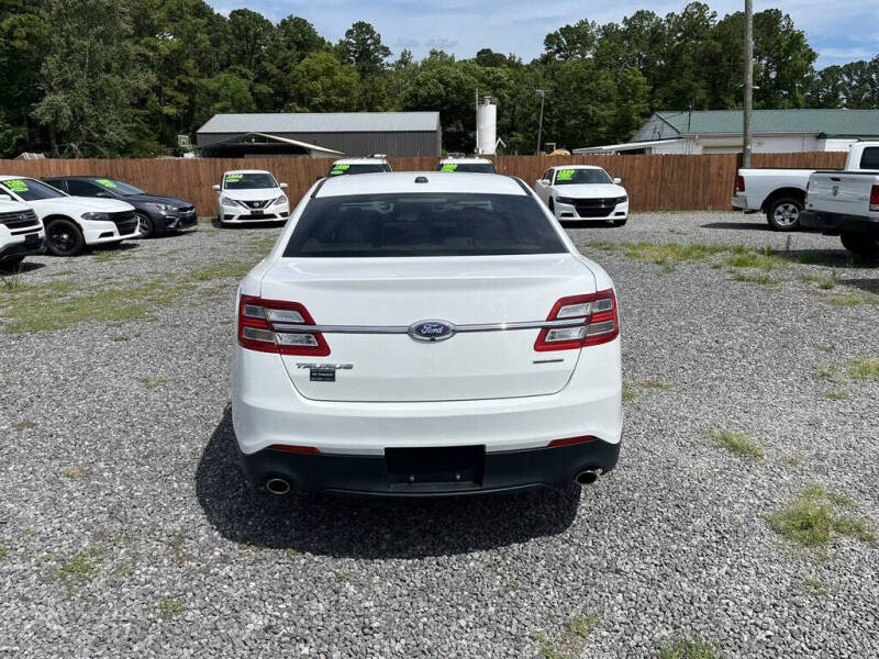 2018 Ford Taurus SE
