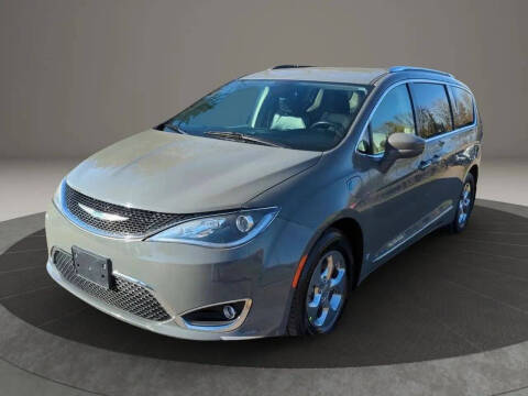2020 Chrysler Pacifica Hybrid Touring L