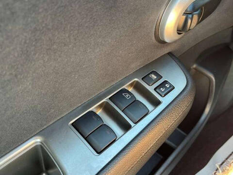 2012 Nissan Versa 1.8 S