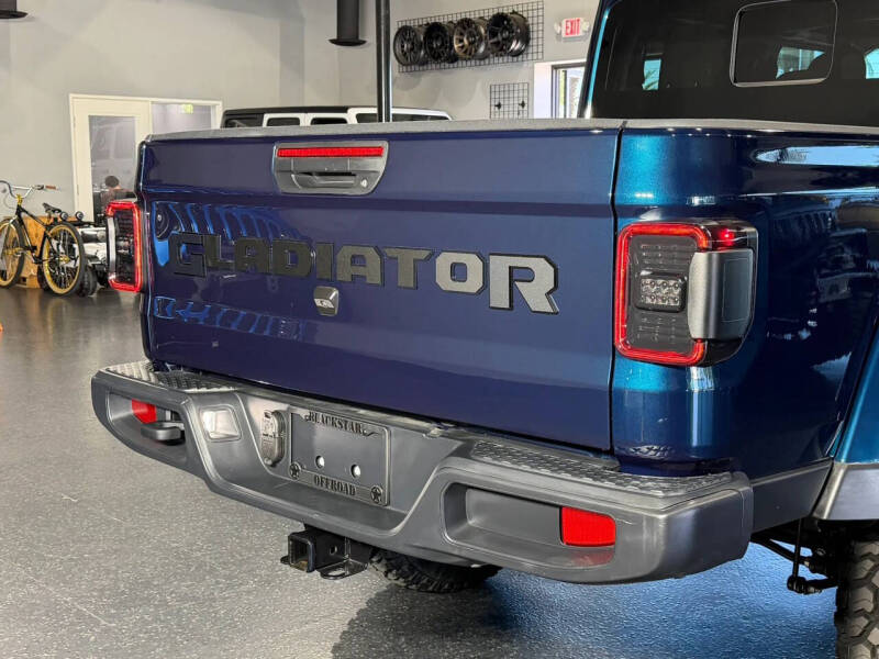 2025 Jeep Gladiator NightHawk