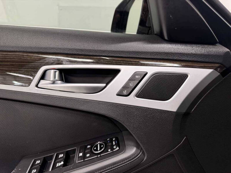 2015 Hyundai Genesis