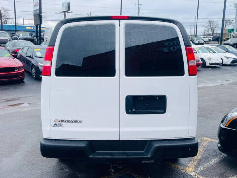 2023 Chevrolet Express 2500