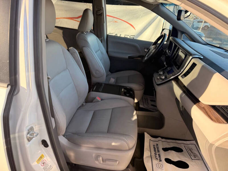 2015 Toyota Sienna