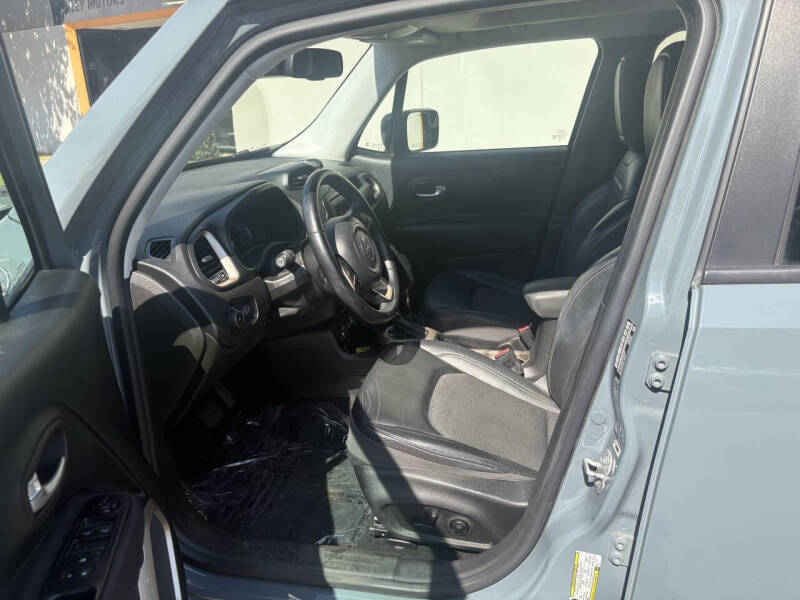 2017 Jeep Renegade Deserthawk