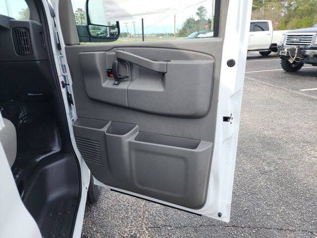 2025 Chevrolet Express 2500