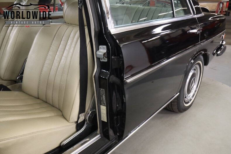 1972 Mercedes-Benz 300-Class