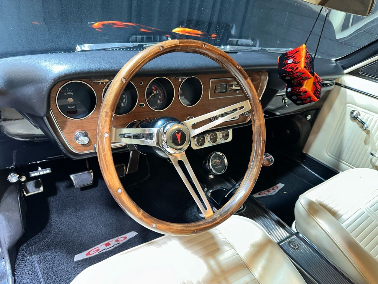 1966 Pontiac GTO 18