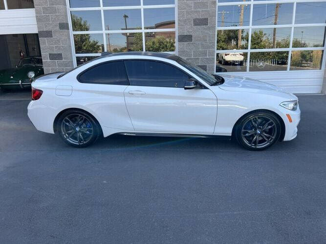 2016 BMW 2 Series M235i