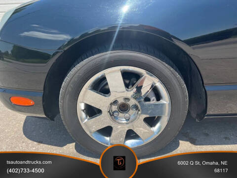 2002 Ford Thunderbird Deluxe
