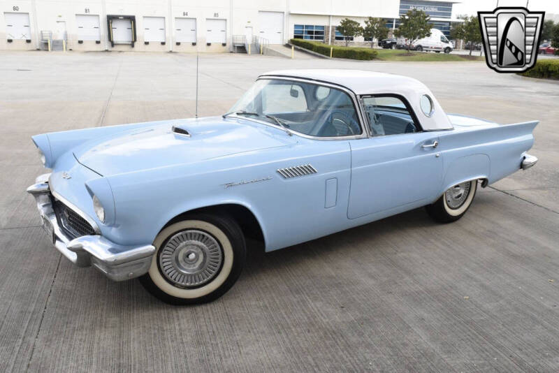 1957 Ford Thunderbird