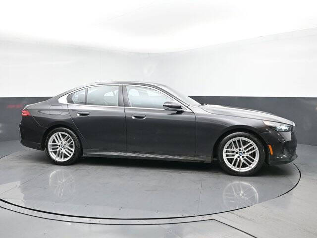 2025 BMW 5 Series 540i xDrive