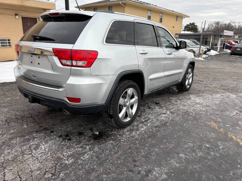 Image 5 of 2011 Jeep Grand Cherokee Limited