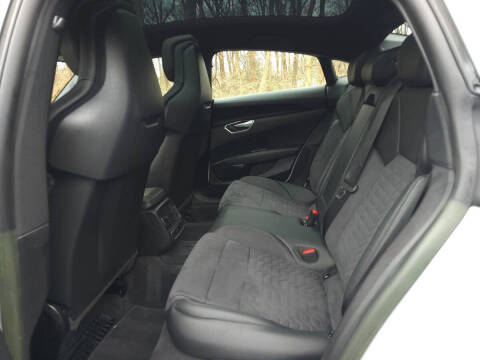 2023 Audi e-tron GT quattro Premium Plus