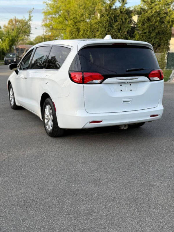 2017 Chrysler Pacifica Touring