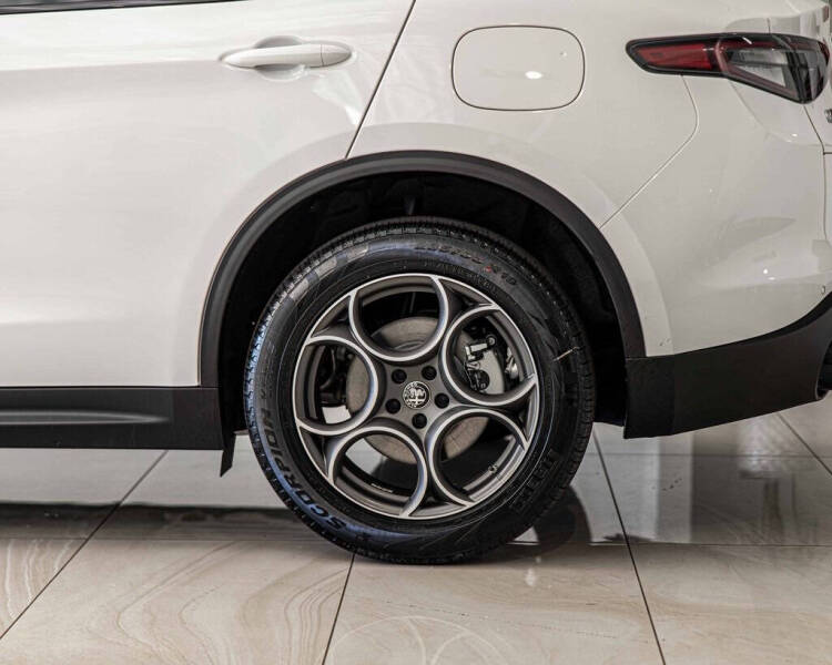 2025 Alfa Romeo Stelvio