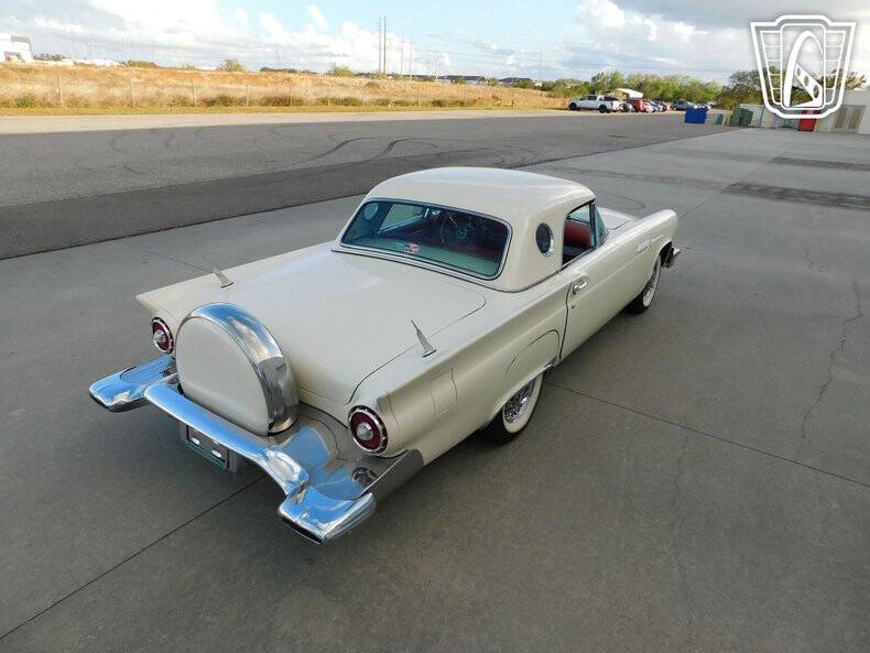 1957 Ford Thunderbird