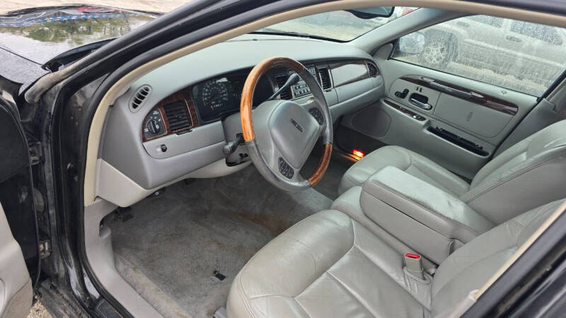 2000 Lincoln Town Car Cartier