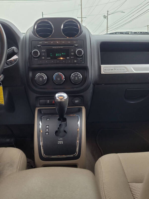 Image 8 of 2016 Jeep Compass Sport