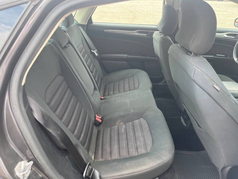 2017 Ford Fusion SE