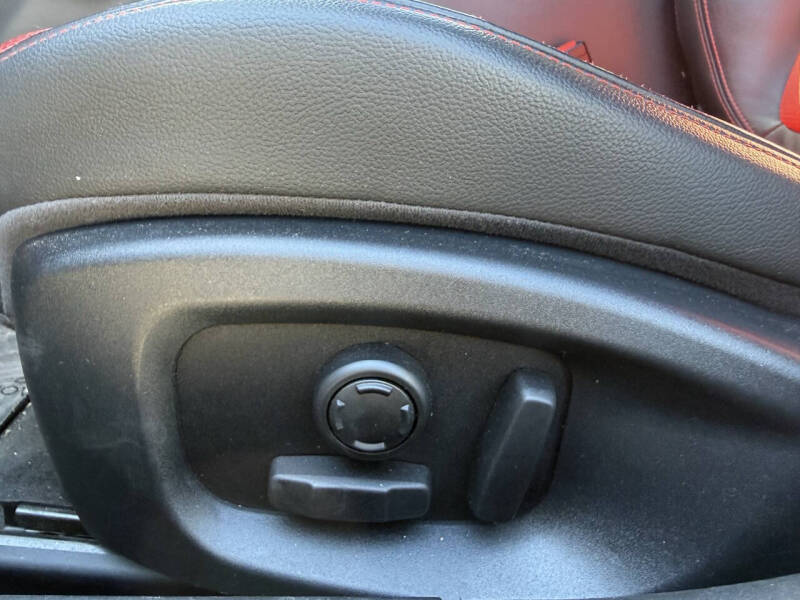 2016 Jaguar XF R-Sport