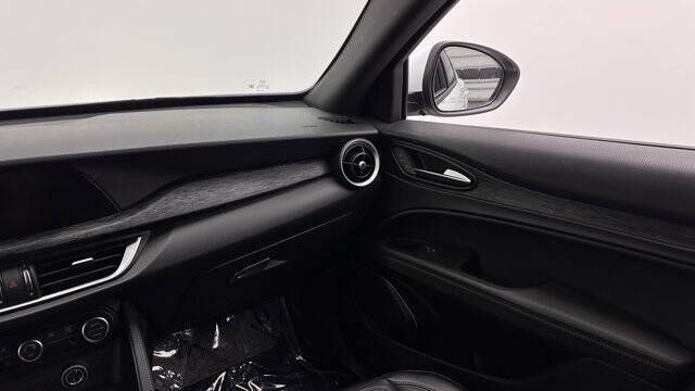 2023 Alfa Romeo Stelvio Sprint