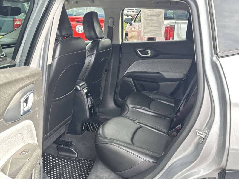 2022 Jeep Compass Latitude Lux