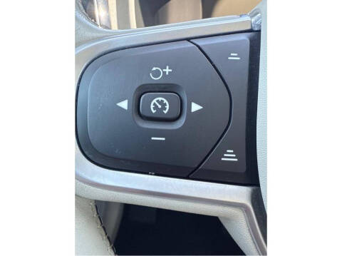 2019 Volvo XC60 T8 eAWD Momentum