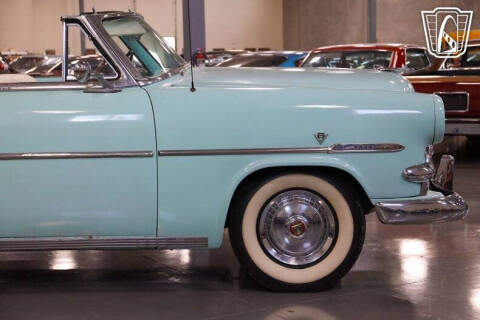1953 Ford Crestline