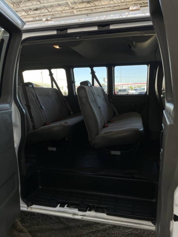 2017 Chevrolet Express LS 2500