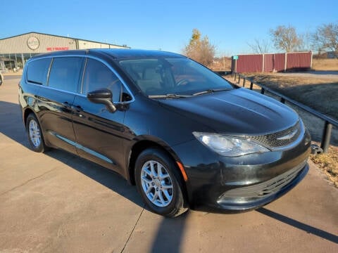 2017 Chrysler Pacifica for sale at Seth Wadley Chevy Perry in Perry OK