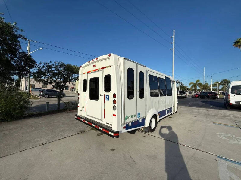 2017 Ford E-Series E-450 SD