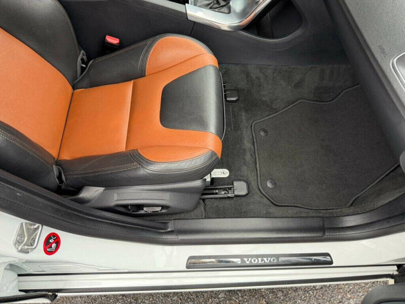 2018 Volvo V60 Cross Country T5 Premier